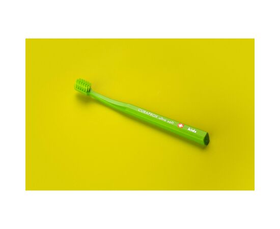 Детская зубная щетка Curaprox CS Kids ультрамягкая d 0.09 мм (4-12 лет) Зеленый (CS Kids-02), изображение 2 Детская зубная щетка Curaprox CS Kids ультрамягкая d 0.09 мм (4-12 лет) Зеленый (CS Kids-02), изображение 2