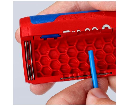Труборез KNIPEX для гофрированных труб (90 22 02 SB), изображение 7 Труборез KNIPEX для гофрированных труб (90 22 02 SB), изображение 7