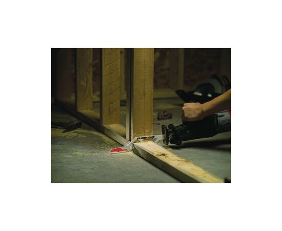Полотно Milwaukee для сабельной пилы FLUSH CUT по древесине, 305/ шаг зуба 5,0мм (48001600), изображение 2 Полотно Milwaukee для сабельной пилы FLUSH CUT по древесине, 305/ шаг зуба 5,0мм (48001600), изображение 2