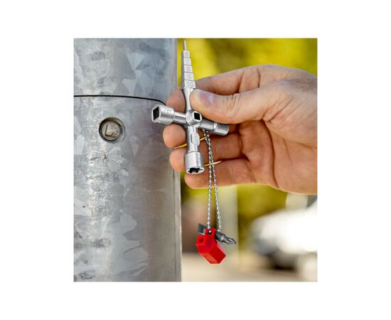 Ключ KNIPEX для электрошкафов, профессиональный (00 11 04), изображение 4 Ключ KNIPEX для электрошкафов, профессиональный (00 11 04), изображение 4