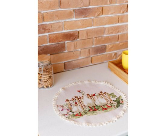 Салфетка на стол Прованс гобеленовая круглая Гуси D-35 (034081), изображение 3 Салфетка на стол Прованс гобеленовая круглая Гуси D-35 (034081), изображение 3