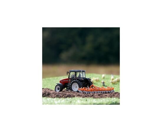 Спецтехника Britains Трактор Massey Ferguson 6290 с культиватором 1:32 (43335), изображение 4 Спецтехника Britains Трактор Massey Ferguson 6290 с культиватором 1:32 (43335), изображение 4