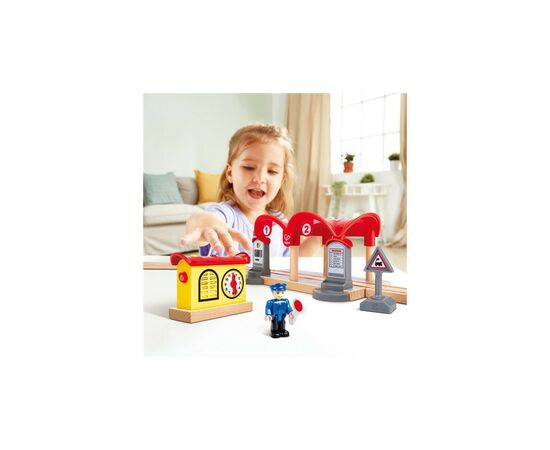 Железная дорога Hape Набор для игрушечной железной дороги Железнодорожная станция (E3702), изображение 2 Железная дорога Hape Набор для игрушечной железной дороги Железнодорожная станция (E3702), изображение 2
