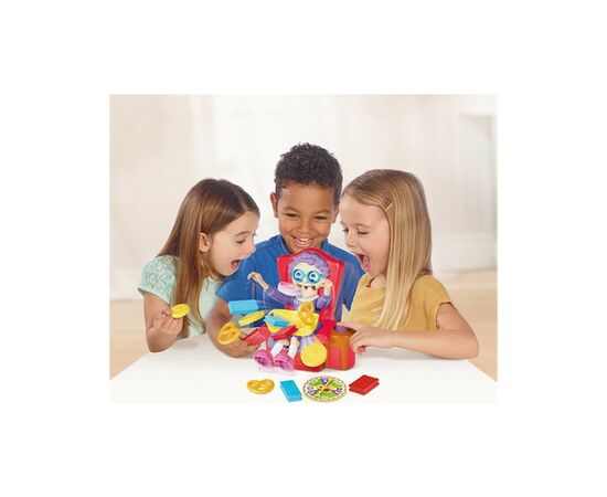 Настольная игра Tomy Games Жадная бабушка (T72465EN), изображение 4 Настольная игра Tomy Games Жадная бабушка (T72465EN), изображение 4