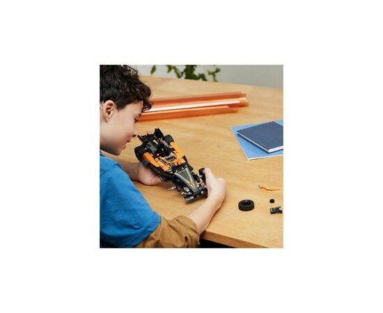 Конструктор LEGO Автомобиль для гонки NEOM McLaren Formula E 452 детали (42169), изображение 8 Конструктор LEGO Автомобиль для гонки NEOM McLaren Formula E 452 детали (42169), изображение 8