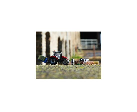 Спецтехника Britains Модель трактора Massey Ferguson 5612 с вилами и фигурками 1:32 (43205), изображение 4 Спецтехника Britains Модель трактора Massey Ferguson 5612 с вилами и фигурками 1:32 (43205), изображение 4
