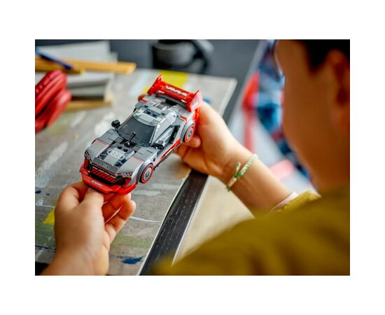 Конструктор LEGO Speed Champions Автомобиль для гонок Audi S1 e-tron quattro 274 детали (76921), изображение 3 Конструктор LEGO Speed Champions Автомобиль для гонок Audi S1 e-tron quattro 274 детали (76921), изображение 3