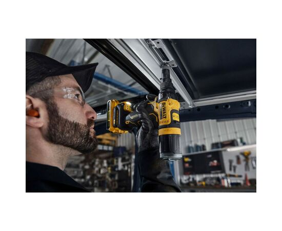 Заклепочник DeWALT 18 В XR Li-Ion, 10 kN, d.закл.=2.4-4.8 мм (без АКБ и ЗУ) (DCF403NT), изображение 7 Заклепочник DeWALT 18 В XR Li-Ion, 10 kN, d.закл.=2.4-4.8 мм (без АКБ и ЗУ) (DCF403NT), изображение 7