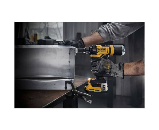 Заклепочник DeWALT 18 В XR Li-Ion, 10 kN, d.закл.=2.4-4.8 мм (без АКБ и ЗУ) (DCF403NT), изображение 8 Заклепочник DeWALT 18 В XR Li-Ion, 10 kN, d.закл.=2.4-4.8 мм (без АКБ и ЗУ) (DCF403NT), изображение 8