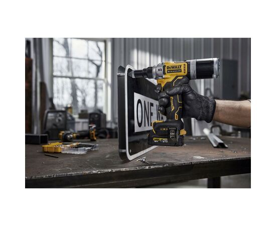 Заклепочник DeWALT 18 В XR Li-Ion, 20 kN, d.закл.=4.8-6.4 мм (без АКБ и ЗУ) (DCF414NT), изображение 8 Заклепочник DeWALT 18 В XR Li-Ion, 20 kN, d.закл.=4.8-6.4 мм (без АКБ и ЗУ) (DCF414NT), изображение 8