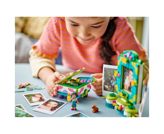 Конструктор LEGO Disney Classic Фоторамка и сундук для украшений Мирабель 334 детали (43239), изображение 10