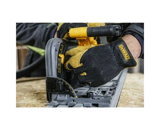 Дисковая пила DeWALT погружная 54В XR FLEXVOLT Li-lon, 165х20 мм, TSTAK (Без АКБ и ЗУ) (DCS520NT), изображение 3 Дисковая пила DeWALT погружная 54В XR FLEXVOLT Li-lon, 165х20 мм, TSTAK (Без АКБ и ЗУ) (DCS520NT), изображение 3