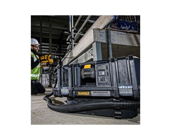 Пылесос строительный DeWALT 54В XR FLEXVOLT Li-lon, длина шланга 2.4 м, 7.5 кг, 2x6Ah (DCV586MT2), изображение 2 Пылесос строительный DeWALT 54В XR FLEXVOLT Li-lon, длина шланга 2.4 м, 7.5 кг, 2x6Ah (DCV586MT2), изображение 2