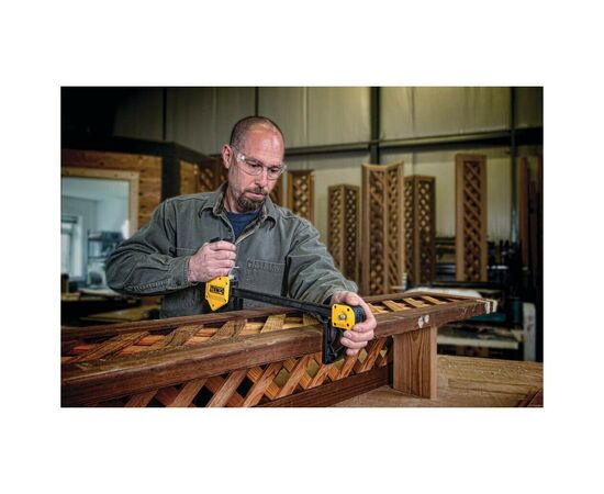 Струбцина DeWALT "XL" триггерная (быстрозажимная), 600 мм, давление 270 кг. (DWHT0-83186), изображение 3 Струбцина DeWALT "XL" триггерная (быстрозажимная), 600 мм, давление 270 кг. (DWHT0-83186), изображение 3