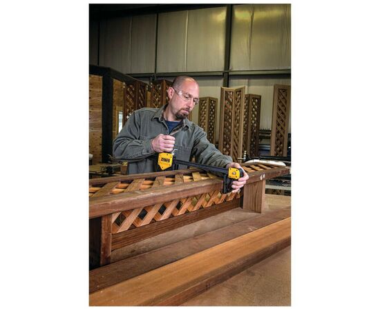 Струбцина DeWALT "XL" триггерная (быстрозажимная), 600 мм, давление 270 кг. (DWHT0-83186), изображение 6 Струбцина DeWALT "XL" триггерная (быстрозажимная), 600 мм, давление 270 кг. (DWHT0-83186), изображение 6