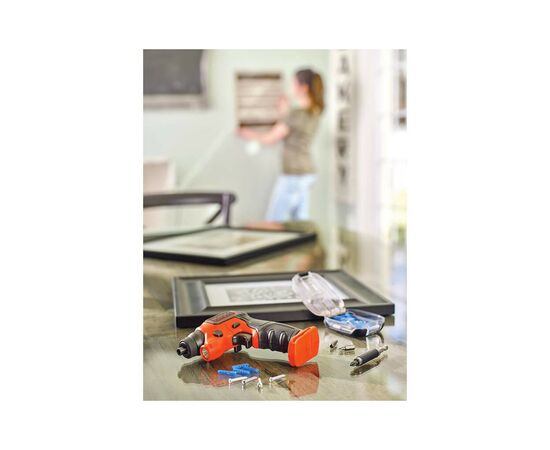 Отвертка аккумуляторная Black&Decker 3.6 В Li-Ion, 180 об/мин, реверс, подсветка, 0.4 кг (BDCSFS30C), изображение 8 Отвертка аккумуляторная Black&Decker 3.6 В Li-Ion, 180 об/мин, реверс, подсветка, 0.4 кг (BDCSFS30C), изображение 8