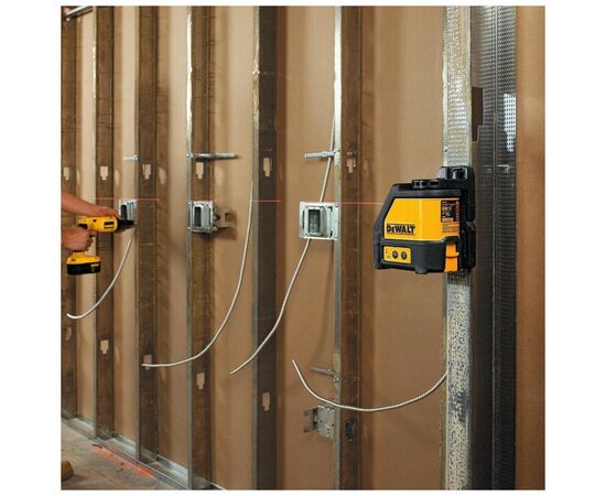 Лазерный нивелир DeWALT линейный, 3 батареи тип АА, красный луч, 0.75 кг, кейс (DW088K), изображение 4 Лазерный нивелир DeWALT линейный, 3 батареи тип АА, красный луч, 0.75 кг, кейс (DW088K), изображение 4