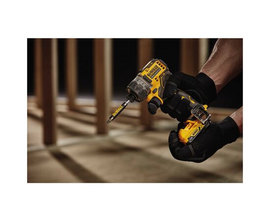 Шуруповерт DeWALT 12V XR Li-Ion, 8 Нм, 1100 об/мин, 2x2Ah, кейс (DCF601D2), изображение 7 Шуруповерт DeWALT 12V XR Li-Ion, 8 Нм, 1100 об/мин, 2x2Ah, кейс (DCF601D2), изображение 7