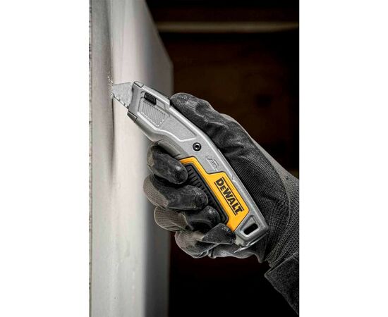 Нож монтажный DeWALT с выдвижным лезвием для отделочных работ 150 мм (DWHT10054-0), изображение 5 Нож монтажный DeWALT с выдвижным лезвием для отделочных работ 150 мм (DWHT10054-0), изображение 5