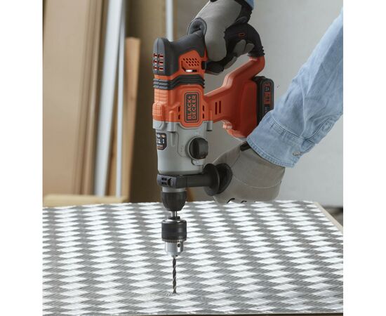 Перфоратор Black&Decker SDS-Plus,18 В, 2Ah, 1.2 Дж, 3 режима, сумка, 2.2 кг (BCD900D1S), изображение 8 Перфоратор Black&Decker SDS-Plus,18 В, 2Ah, 1.2 Дж, 3 режима, сумка, 2.2 кг (BCD900D1S), изображение 8