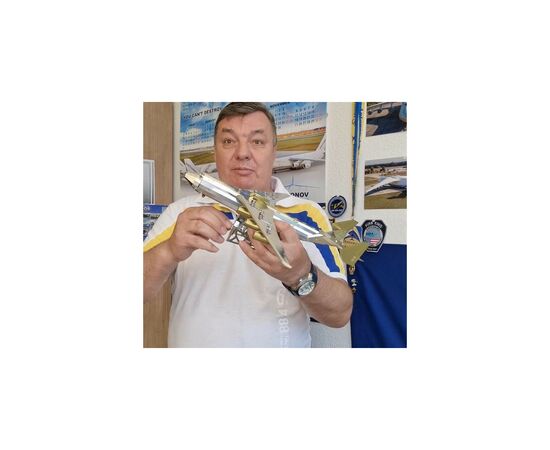 Конструктор Metal Time Коллекционная модель Ukrainian Dream механический самолет Мрія АН-225 двухцветный Exclusive Edit (MT001EE), изображение 10 Конструктор Metal Time Коллекционная модель Ukrainian Dream механический самолет Мрія АН-225 двухцветный Exclusive Edit (MT001EE), изображение 10