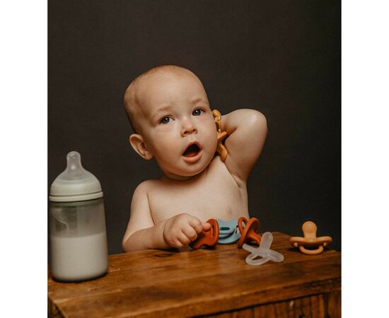 Пустышка Suavinex Colour Essence 6-18 мес, анатомическая силиконовая, желтая. (308077), изображение 5 Пустышка Suavinex Colour Essence 6-18 мес, анатомическая силиконовая, желтая. (308077), изображение 5