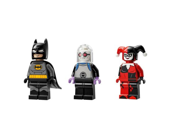 Конструктор LEGO Batman Бэтмен на бэтмобиле против Харли Квинн и Мистера Фриза (76274), изображение 6