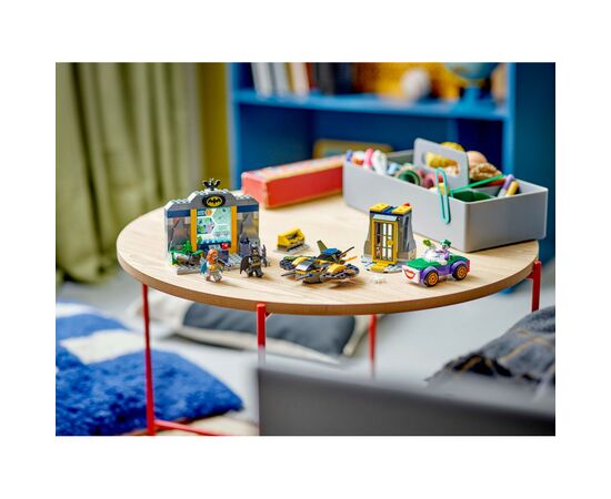 Конструктор LEGO Super Heroes Пещера Бэтмена с Бэтменом, Бэтгёрлом и Джокером (76272), изображение 10