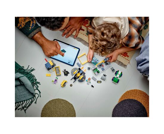 Конструктор LEGO Super Heroes Пещера Бэтмена с Бэтменом, Бэтгёрлом и Джокером (76272), изображение 9
