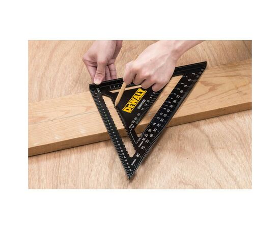 Косинець DeWALT для покрівельних робіт, металевий, 300х300 мм (DWHT25228-0), зображення 2 Косинець DeWALT для покрівельних робіт, металевий, 300х300 мм (DWHT25228-0), зображення 2