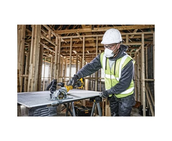 Дисковая пила DeWALT 18В XR Li-Ion, бесщёточная, 115х9.5 мм (без АКБ и ЗУ) (DCS571N), изображение 6 Дисковая пила DeWALT 18В XR Li-Ion, бесщёточная, 115х9.5 мм (без АКБ и ЗУ) (DCS571N), изображение 6