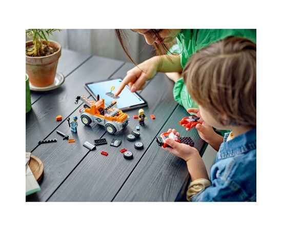 Конструктор LEGO City Эвакуатор и ремонт спортивных авто (60435), изображение 10