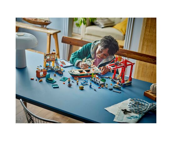 Конструктор LEGO City Морская гавань с грузовым судном (60422), изображение 11 Конструктор LEGO City Морская гавань с грузовым судном (60422), изображение 11