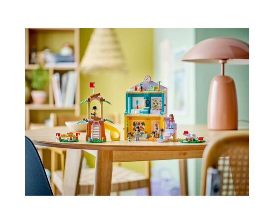 Конструктор LEGO Friends Дошкольное заведение Хартлейк-Сити (42636), изображение 11 Конструктор LEGO Friends Дошкольное заведение Хартлейк-Сити (42636), изображение 11