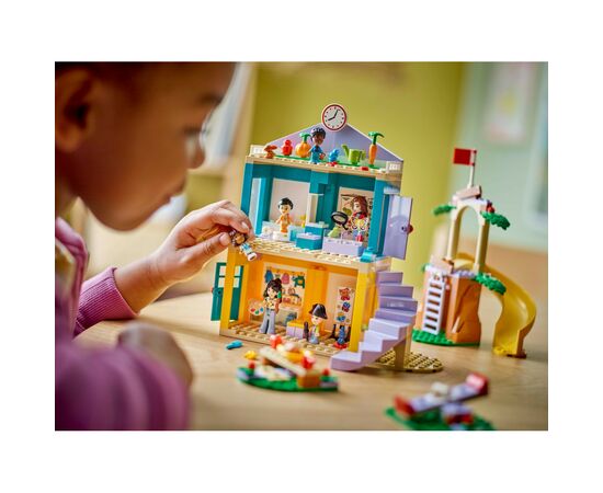 Конструктор LEGO Friends Дошкольное заведение Хартлейк-Сити (42636), изображение 9 Конструктор LEGO Friends Дошкольное заведение Хартлейк-Сити (42636), изображение 9