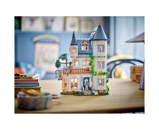 Конструктор LEGO Friends Замковый отель Ночлег и завтрак (42638), изображение 11 Конструктор LEGO Friends Замковый отель Ночлег и завтрак (42638), изображение 11