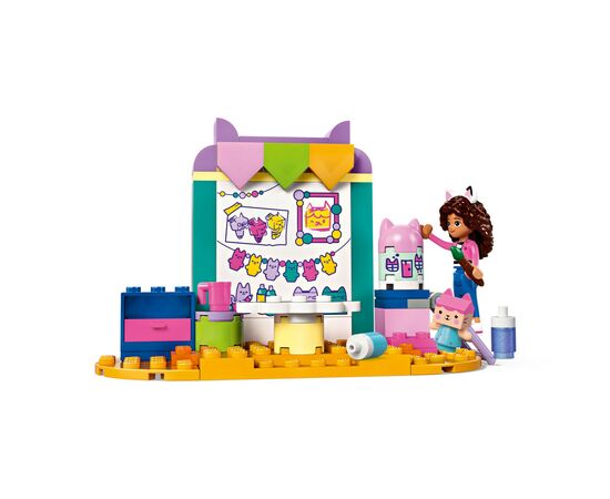 Конструктор LEGO Gabby's Dollhouse Мастерим с Доцей-Бокс (10795), изображение 3 Конструктор LEGO Gabby's Dollhouse Мастерим с Доцей-Бокс (10795), изображение 3
