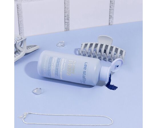 Кондиционер для волос Lee Stafford Bleach Blondes Ice White Conditioner 250 мл (5060282705630), изображение 4 Кондиционер для волос Lee Stafford Bleach Blondes Ice White Conditioner 250 мл (5060282705630), изображение 4