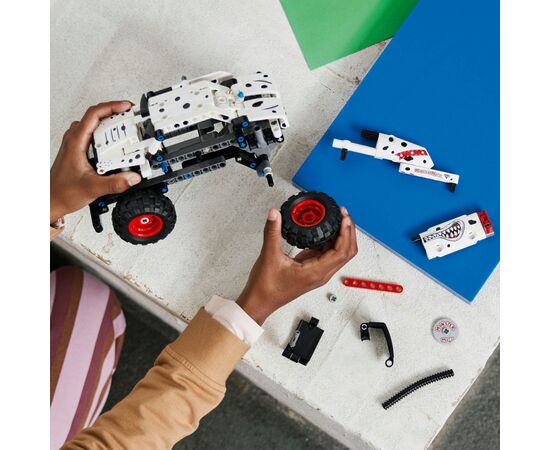 Конструктор LEGO Technic Monster Jam Monster Mutt Dalmatian 244 деталі (42150), зображення 8 Конструктор LEGO Technic Monster Jam Monster Mutt Dalmatian 244 деталі (42150), зображення 8
