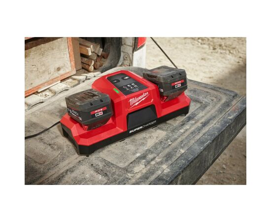 Зарядное устройство для аккумуляторов инструмента Milwaukee M18 DBSC Dual SUPER CHARGER (4932492531), изображение 9 Зарядное устройство для аккумуляторов инструмента Milwaukee M18 DBSC Dual SUPER CHARGER (4932492531), изображение 9