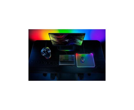 Коврик для мышки Razer Firefly V2 Pro Black (RZ02-04920100-R3M1), изображение 9 Коврик для мышки Razer Firefly V2 Pro Black (RZ02-04920100-R3M1), изображение 9
