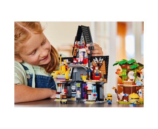Конструктор LEGO Ничтожное я 4 Семейное имение Игру и муртадов 868 деталей (75583), изображение 10 Конструктор LEGO Ничтожное я 4 Семейное имение Игру и муртадов 868 деталей (75583), изображение 10