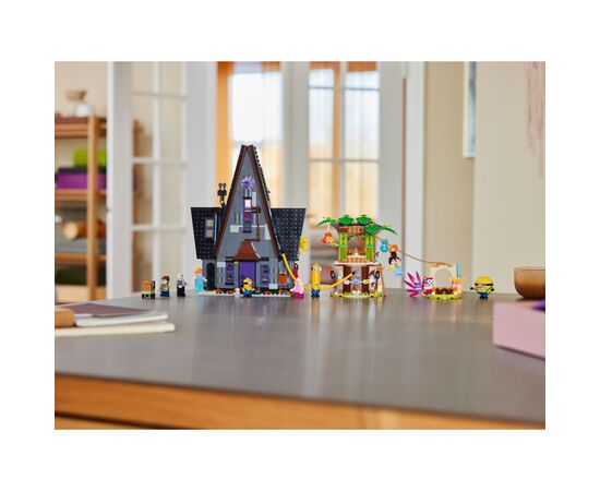 Конструктор LEGO Ничтожное я 4 Семейное имение Игру и муртадов 868 деталей (75583), изображение 11 Конструктор LEGO Ничтожное я 4 Семейное имение Игру и муртадов 868 деталей (75583), изображение 11
