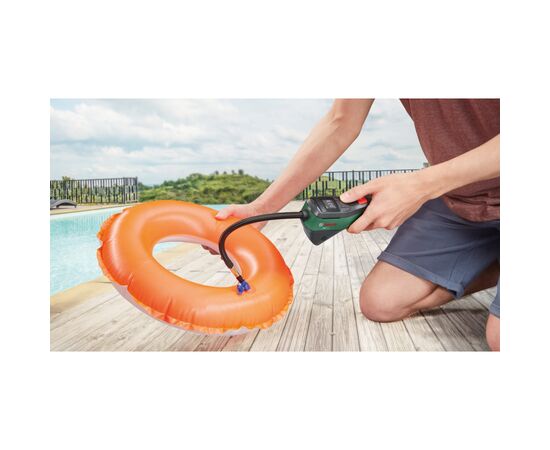 Автомобильный компрессор Bosch EasyPump, 3.6V, 3Ah, 10.3 бар, 10 л/мин, 0.4 кг (0.603.947.000), изображение 4 Автомобильный компрессор Bosch EasyPump, 3.6V, 3Ah, 10.3 бар, 10 л/мин, 0.4 кг (0.603.947.000), изображение 4