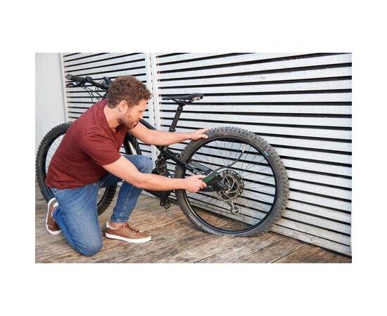 Автомобильный компрессор Bosch EasyPump, 3.6V, 3Ah, 10.3 бар, 10 л/мин, 0.4 кг (0.603.947.000), изображение 6 Автомобильный компрессор Bosch EasyPump, 3.6V, 3Ah, 10.3 бар, 10 л/мин, 0.4 кг (0.603.947.000), изображение 6