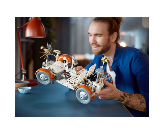 Конструктор LEGO Technic Місячний автомобіль NASA Apollo (42182), зображення 11 Конструктор LEGO Technic Місячний автомобіль NASA Apollo (42182), зображення 11