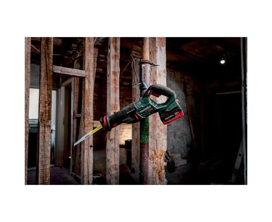Сабельная пила Metabo SSEP 18 LT BL 18V, ход 32мм, 0-3000об/мин, 3кг (без АКБ и ЗУ) (601617850), изображение 4 Сабельная пила Metabo SSEP 18 LT BL 18V, ход 32мм, 0-3000об/мин, 3кг (без АКБ и ЗУ) (601617850), изображение 4