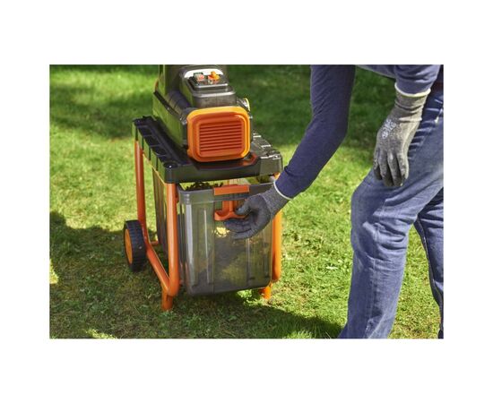 Садовый измельчитель Black&Decker 2.8 кВт, макс. 45 мм, фреза, 45 л (BEGAS5800), изображение 8 Садовый измельчитель Black&Decker 2.8 кВт, макс. 45 мм, фреза, 45 л (BEGAS5800), изображение 8