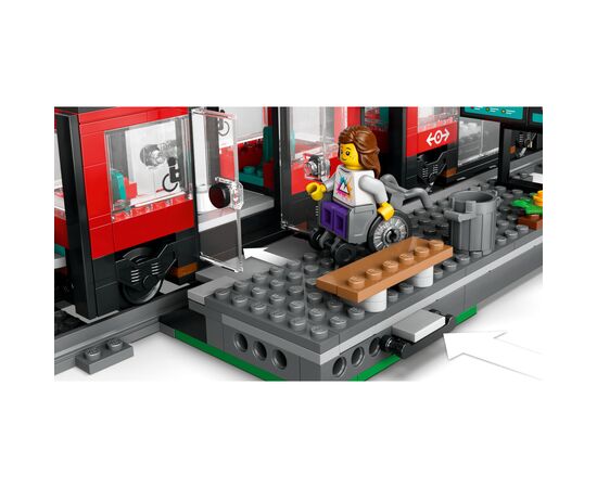 Конструктор LEGO City Трамвай и вокзал в центре города 811 деталей (60423), изображение 6 Конструктор LEGO City Трамвай и вокзал в центре города 811 деталей (60423), изображение 6
