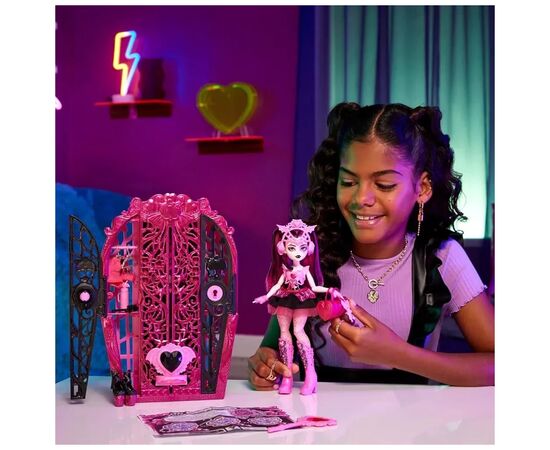 Кукла Monster High Набор-сюрприз Ужас-секреты Дракулоры серии Тайны монстров (HXH84), изображение 9 Кукла Monster High Набор-сюрприз Ужас-секреты Дракулоры серии Тайны монстров (HXH84), изображение 9